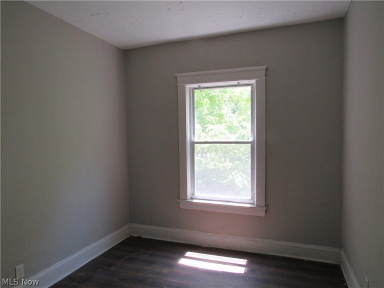 932 Wheelock Road, Cleveland, OH - Photo 4
