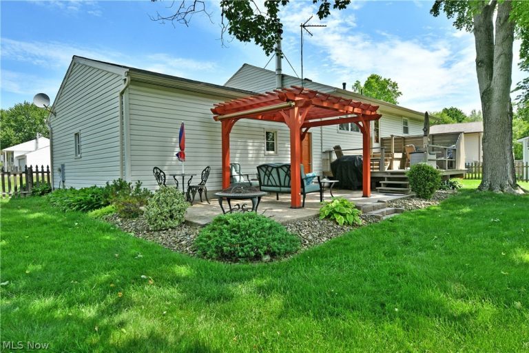 2483 Trentwood Drive, Warren, OH - Photo 8