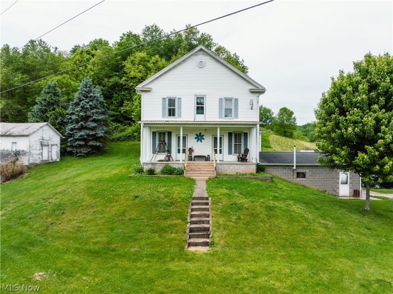 6587 Barkley Road, Uhrichsville, OH, 44683
