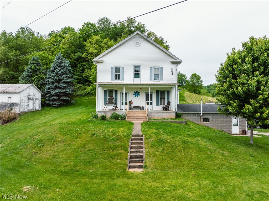 6587 Barkley Road, Uhrichsville, OH