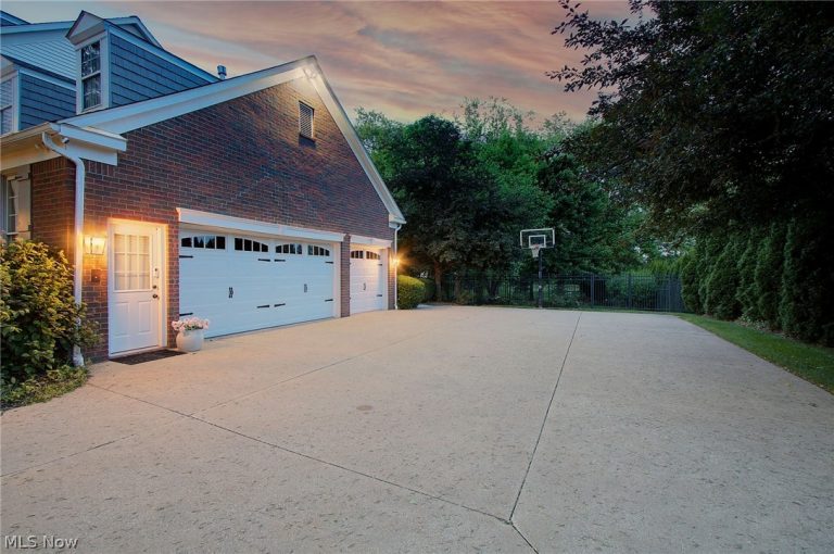 5854 Loma Linda Lane, Canton, OH - Photo 3