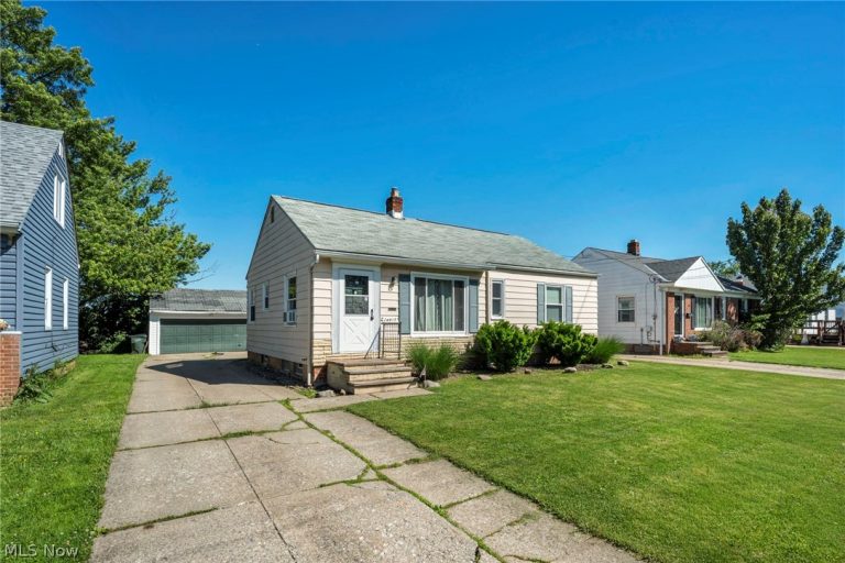 28815 Alton Road, Wickliffe, OH - Photo 3