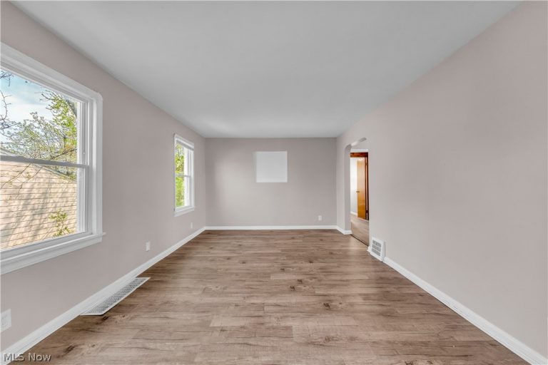 5461 Clement Avenue, Maple Heights, OH - Photo 3