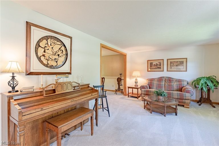 4680 Treetop Drive, Copley, OH - Photo 5