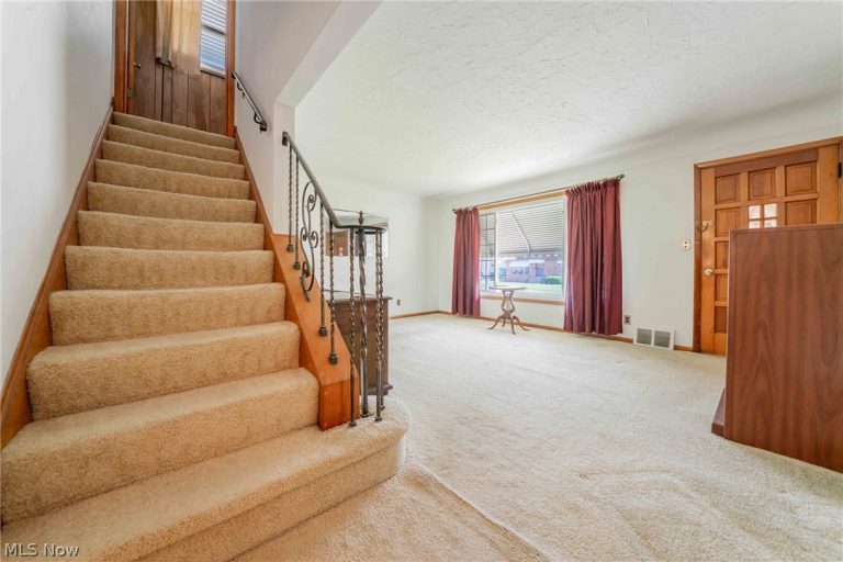21131 Milan Drive, Euclid, OH - Photo 6