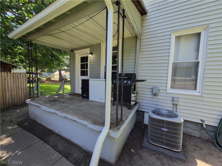 1029 Main Street, Coshocton, OH - Photo 6
