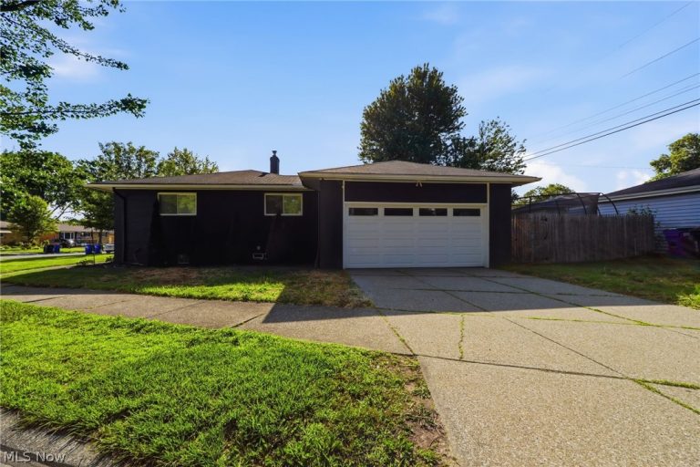 1209 Galaxy Drive, Cleveland, OH - Photo 4