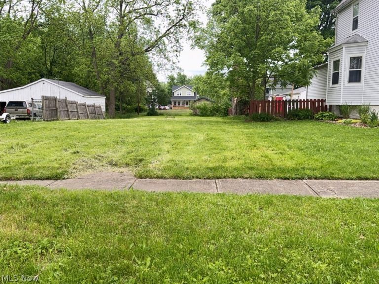 222 Wooster Street, Elyria, OH, 44035