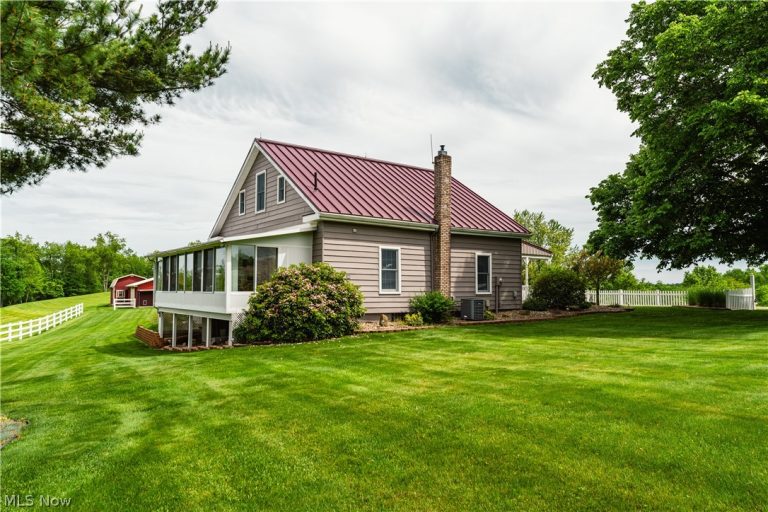 7759 Edie Hill Road, Uhrichsville, OH - Photo 6