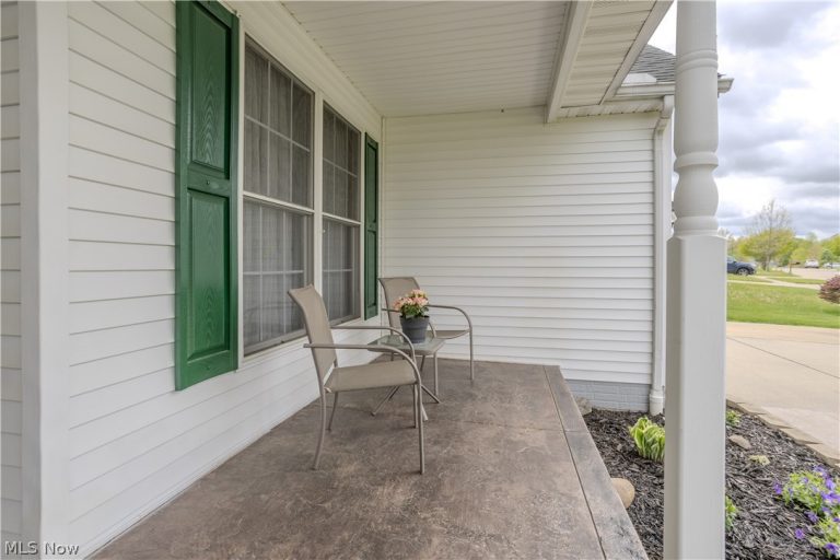 1009 Brittingham Drive, Ravenna, OH - Photo 4