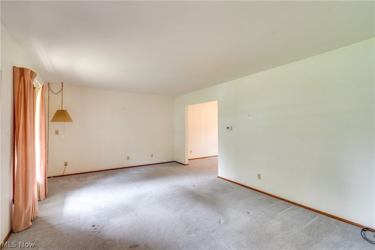 3396 Brent Lane, Norton, OH - Photo 8