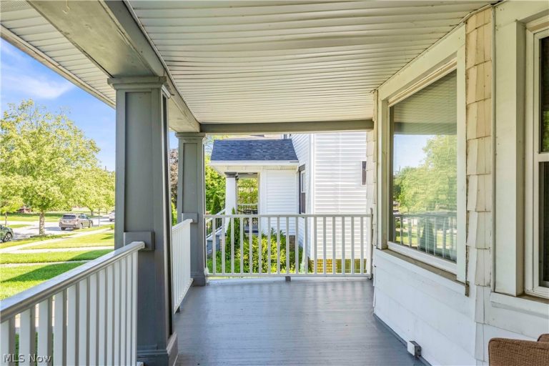 1631 Waterbury Road, Lakewood, OH - Photo 3