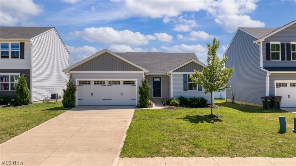 140 Wildflower Drive, Elyria, OH