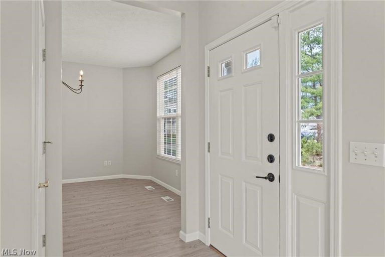 2547 Wyndgate Court #2547, Westlake, OH - Photo 5