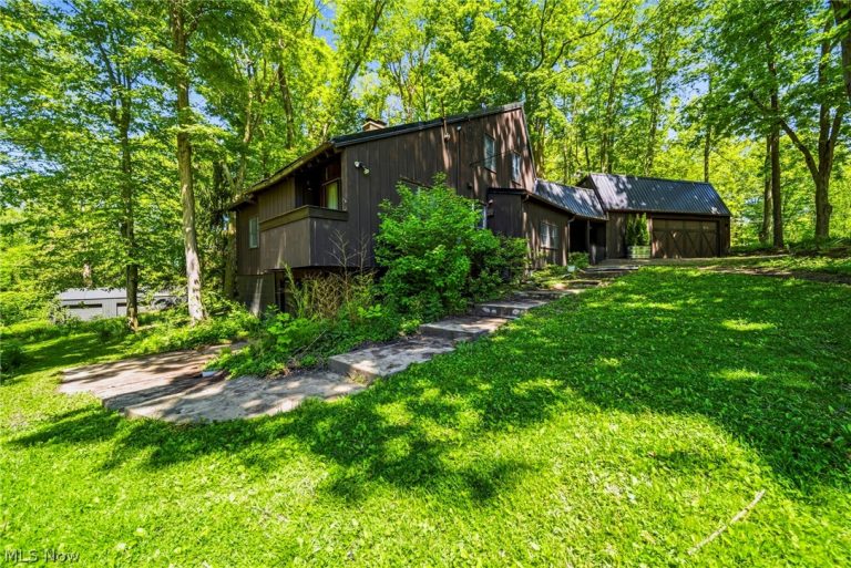 4233 Forest Ridge Drive, Ashtabula, OH - Photo 2