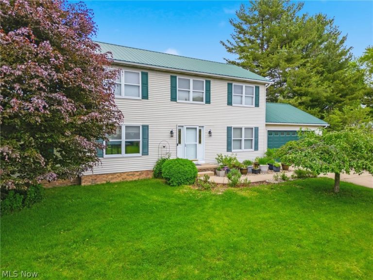 4839 Manchester Avenue, Navarre, OH - Photo 2