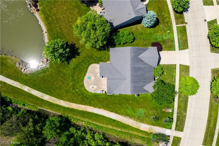 39183 Woodland Trail, Avon, OH - Photo 2