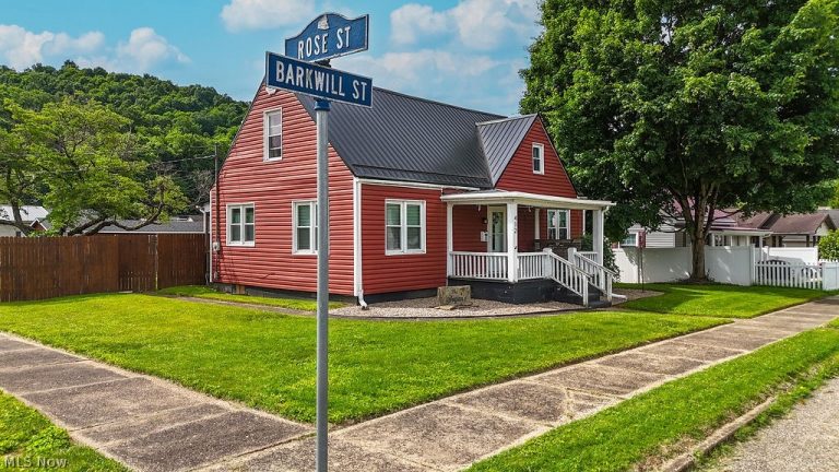 412 Barkwill Street, St Marys, WV - Photo 4