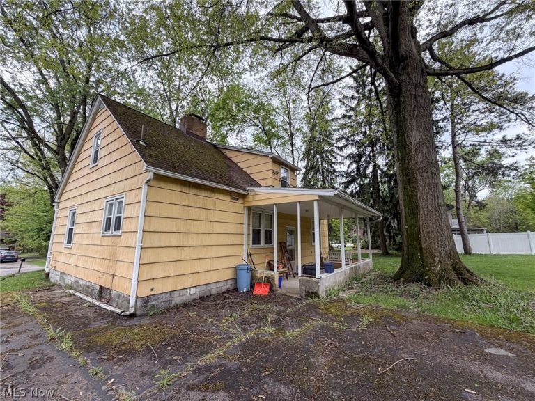 8060 Paulin Drive, Youngstown, OH - Photo 4