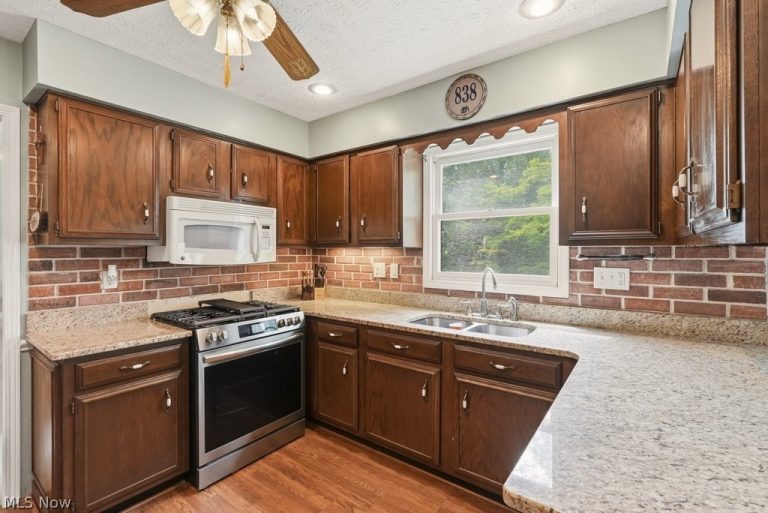 838 Glencrest Road, Northfield, OH - Photo 5