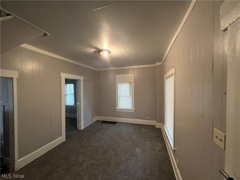 1409 Curtis Street, Akron, OH - Photo 4