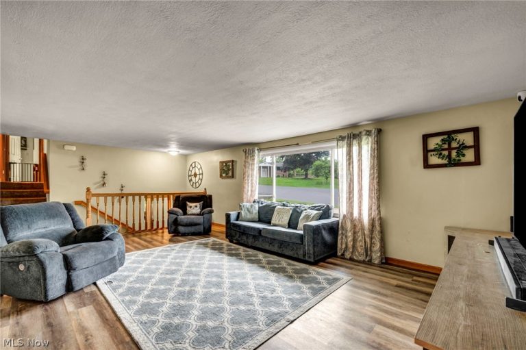 4841 Glenennis Circle, Canton, OH - Photo 6