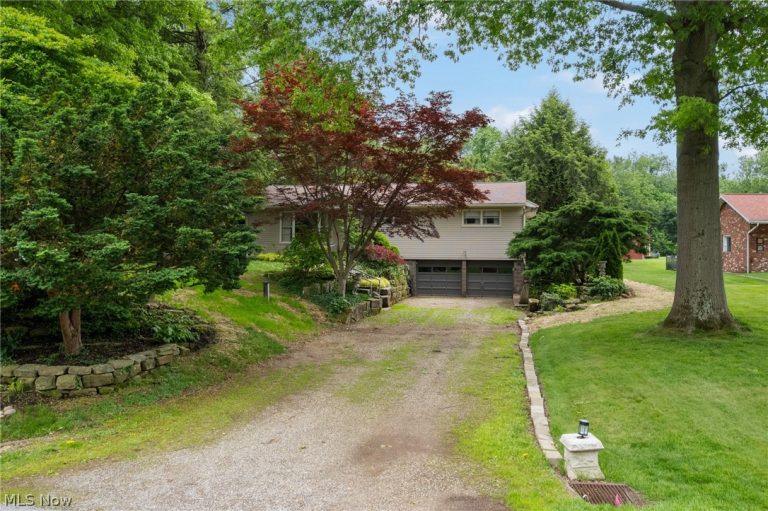 1254 Cherry Lane, Uniontown, OH - Photo 2