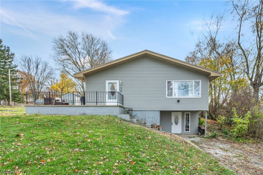 3328 Avis Road, Akron, OH