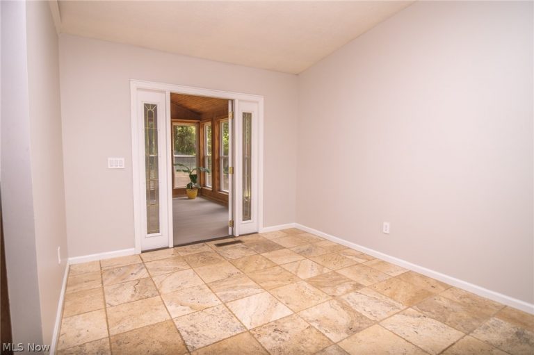 120 Windermere Drive, St Clairsville, OH - Photo 6