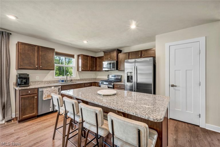 3758 Bradley Road, Norton, OH - Photo 8