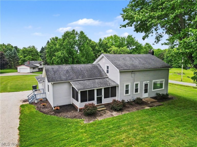 2622 Tallmadge Rd, Ravenna, OH - Photo 2