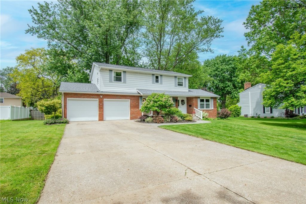 300 Tanglewood Trail, Wadsworth, OH