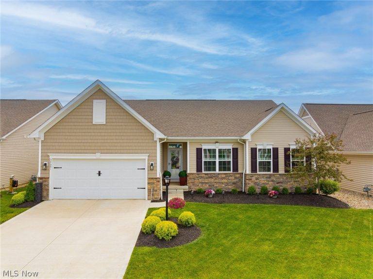 34681 Legends Way, Grafton, OH - Photo 2