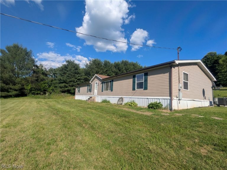 17960 Raven Road, Salesville, OH - Photo 3