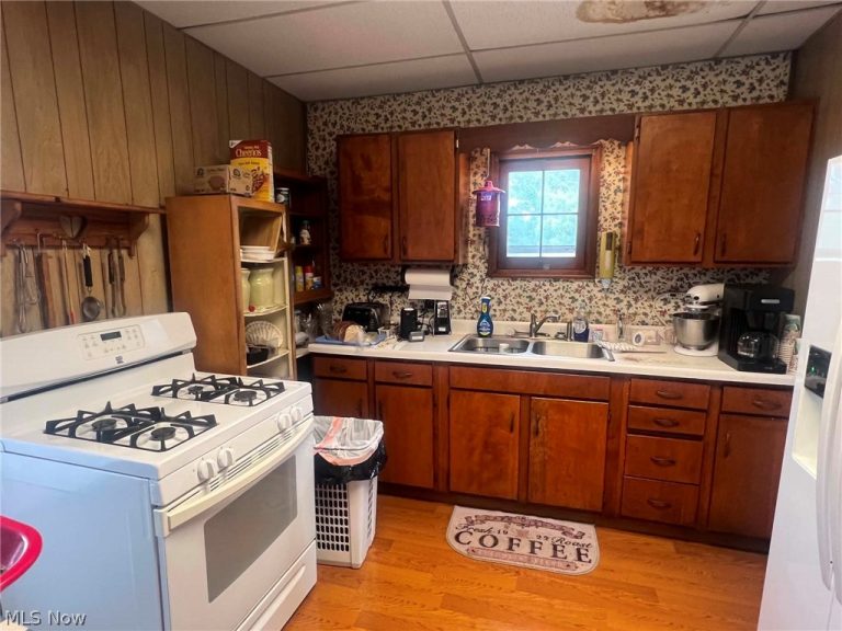 431 Walnut Street, Barnesville, OH - Photo 4