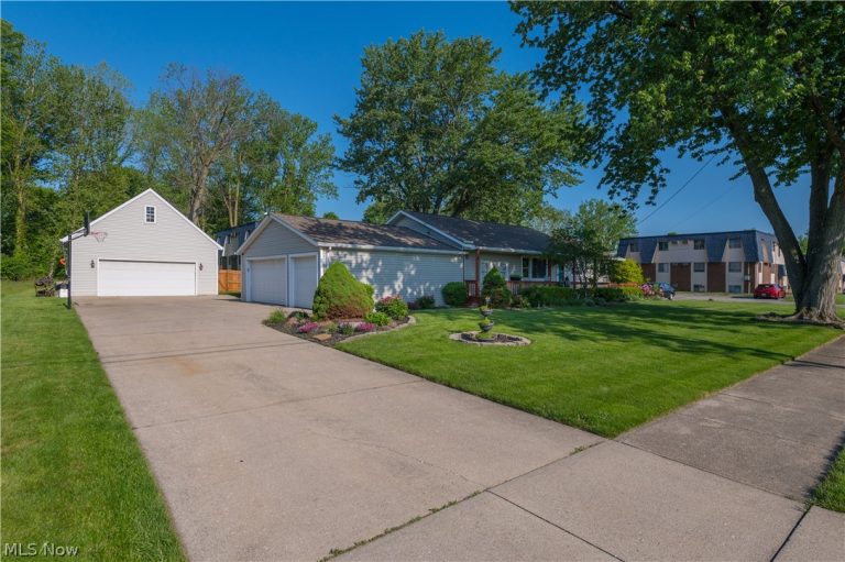700 Harris Road, Sheffield Lake, OH - Photo 4