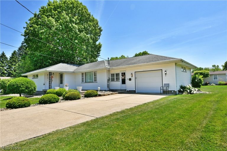 26 Potomac Avenue, Niles, OH - Photo 2