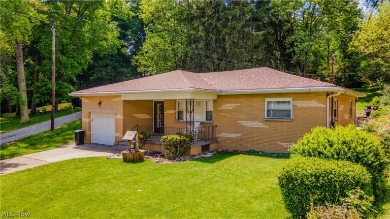 136 McHendry Street, Weirton, WV - Photo 3