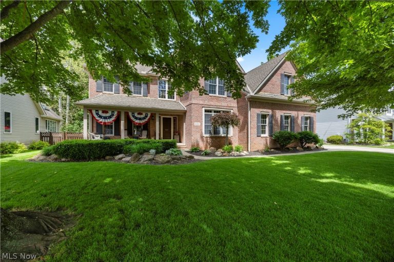 224 Sleepy Hollow Drive, Amherst, OH - Photo 3