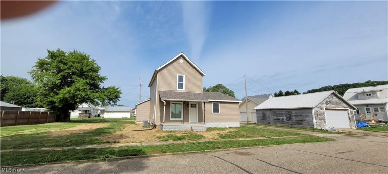 424 Tuscarawas Avenue, Newcomerstown, OH - Photo 4