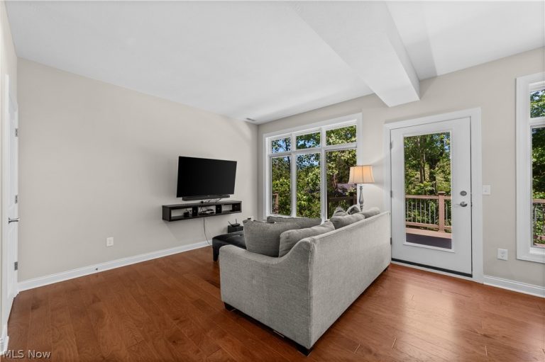 1357 Slate Court, Cleveland Heights, OH - Photo 5