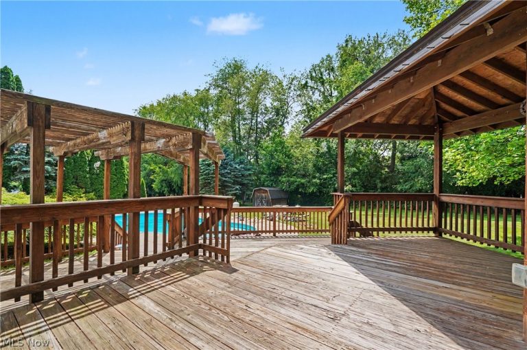 3789 Lake Vista Road, Coventry, OH - Photo 8
