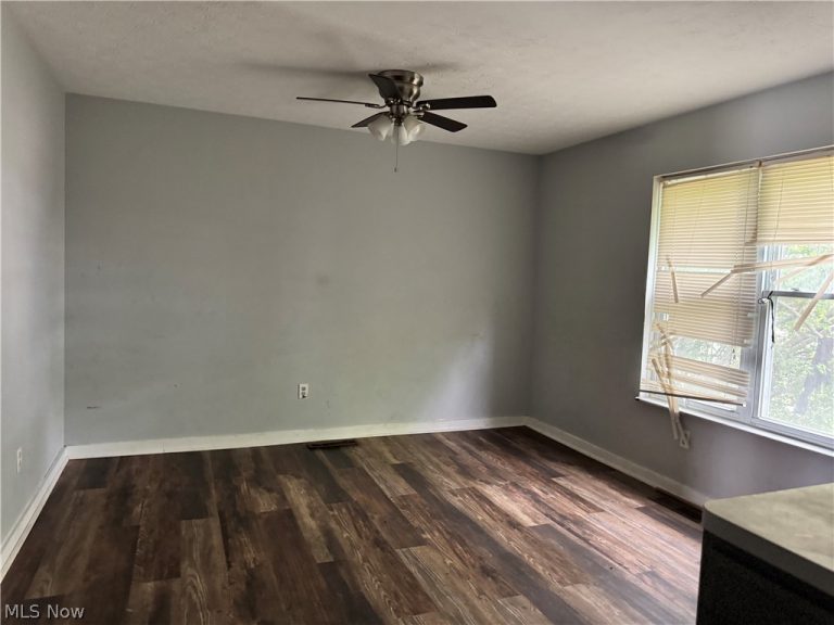 9409 Manor Avenue, Cleveland, OH - Photo 8