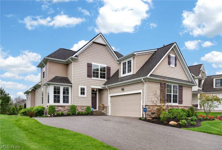7429 Villa Ridge, Chagrin Falls, OH - Photo 2