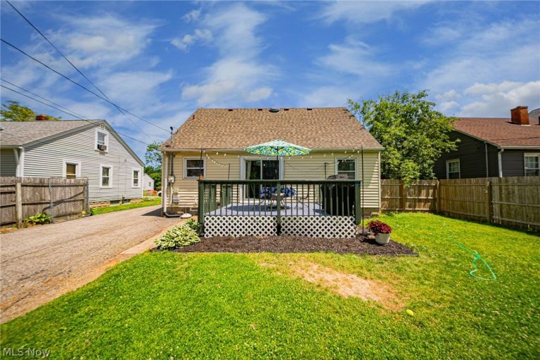 172 Brandtson Avenue, Elyria, OH - Photo 4