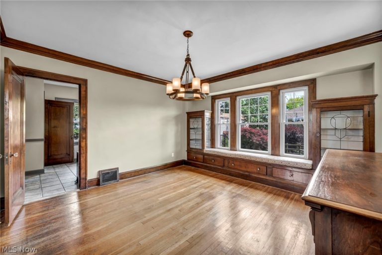 6193 Canterbury Road, Parma, OH - Photo 8