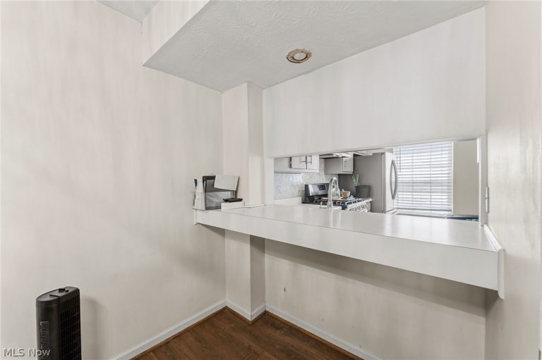 1005 Trevitt Circle, Euclid, OH - Photo 6