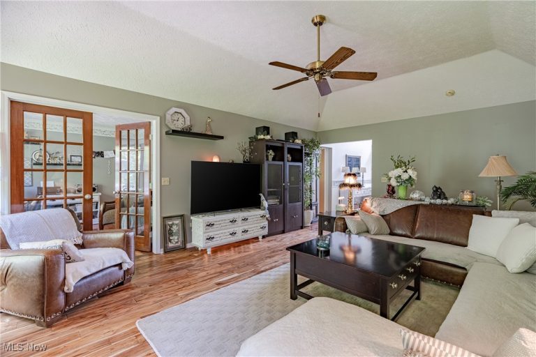 7538 Ridge Road, Parma, OH - Photo 8