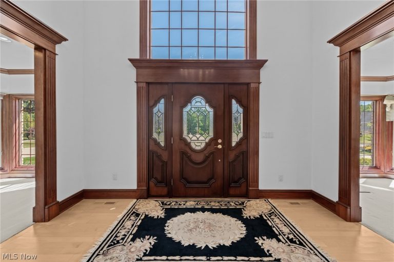 298 Village Drive, Broadview Heights, OH - Photo 4