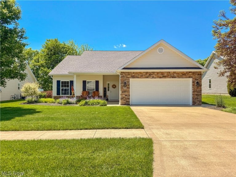 4892 Mandarin Drive, Seville, OH - Photo 2